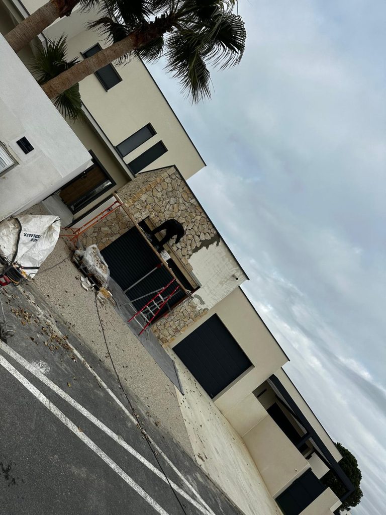 sérignan valras plage sud pierre façade construction colle carrelage chantier rénovation garage habillage modern